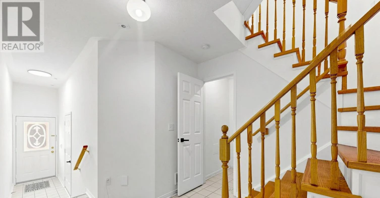 220-83 Mondeo Drive, Toronto, ON, M1P 5B6 - 5