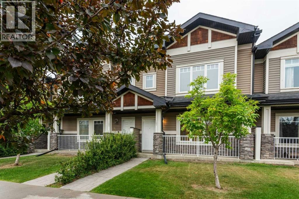 127 Prestwick Villas SE, Calgary, AB, T2Z 3S4