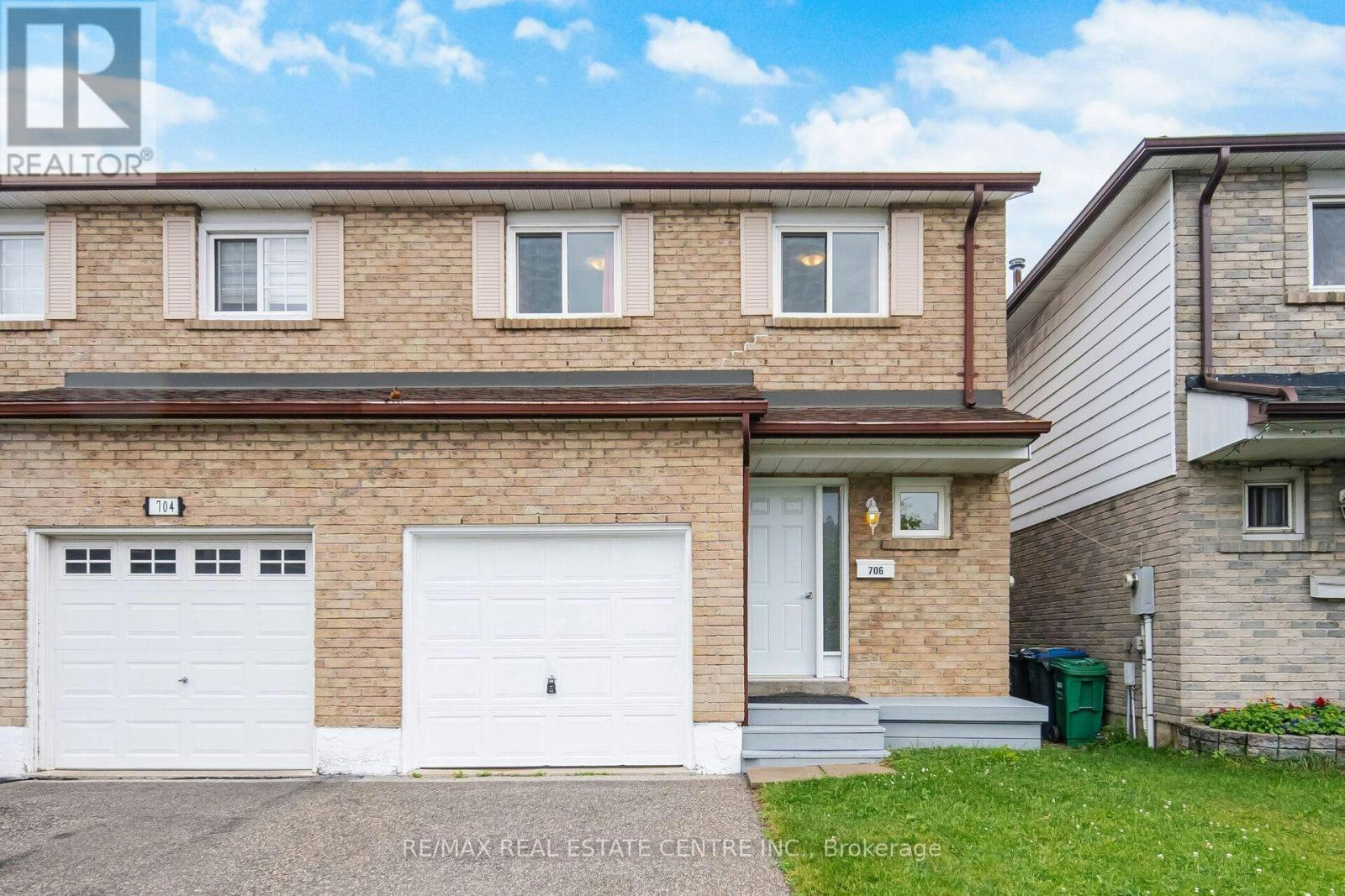 706 Carrying Place, Mississauga, ON, L5C 3W6