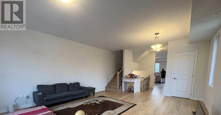5970 Saigon Street, Mississauga, ON, L5V 0E9 - 5