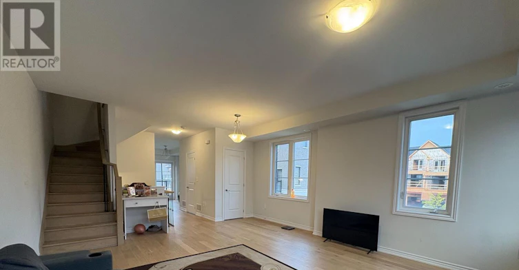 5970 Saigon Street, Mississauga, ON, L5V 0E9 - 4