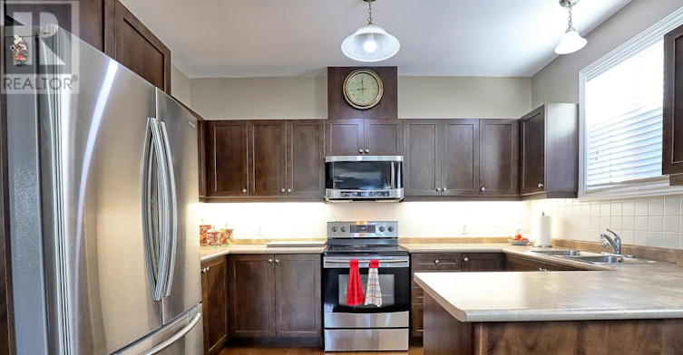 21 Ellis Crescent, Kawartha Lakes, ON, K9V 0A4 - 6