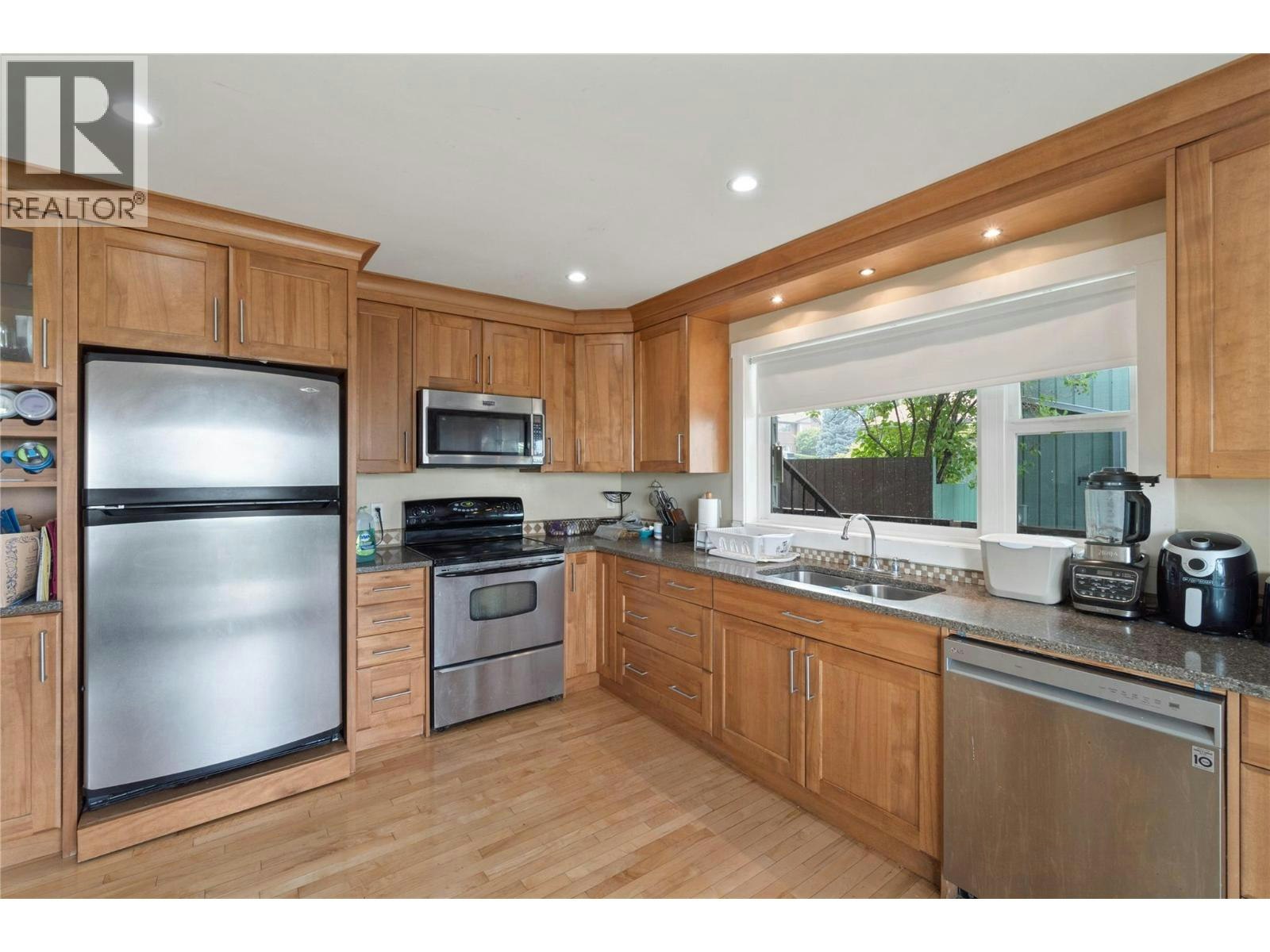 210 Robson Drive, Kamloops, BC, V2E 1W1 - 14