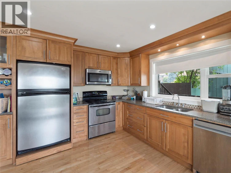 210 Robson Drive, Kamloops, BC, V2E 1W1 - 14