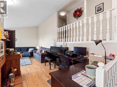 210 Robson Drive - 4