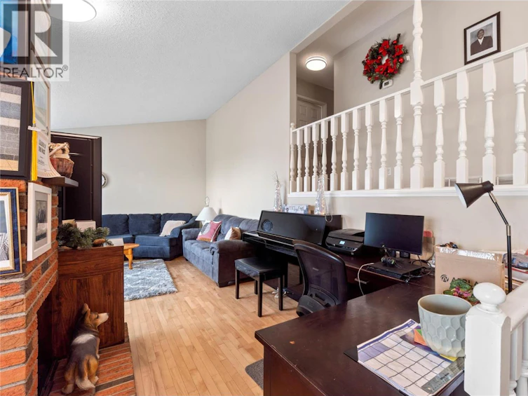 210 Robson Drive, Kamloops, BC, V2E 1W1 - 4