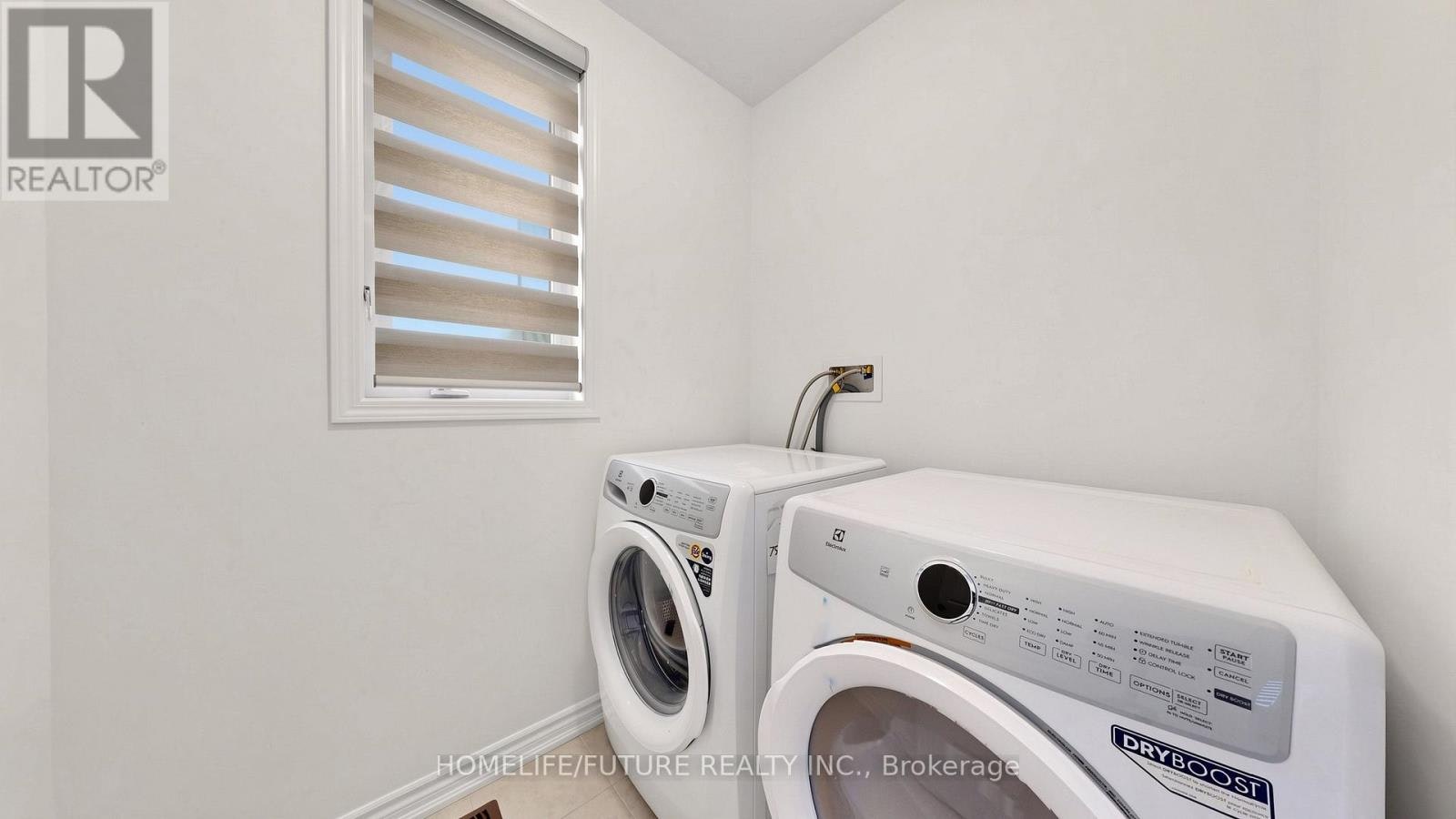 1406 Swallowtail Lane, Pickering, ON, L1X 0N8 - 9