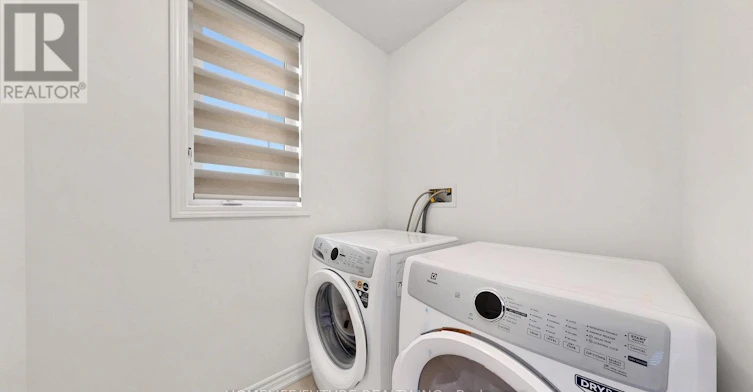 1406 Swallowtail Lane, Pickering, ON, L1X 0N8 - 9