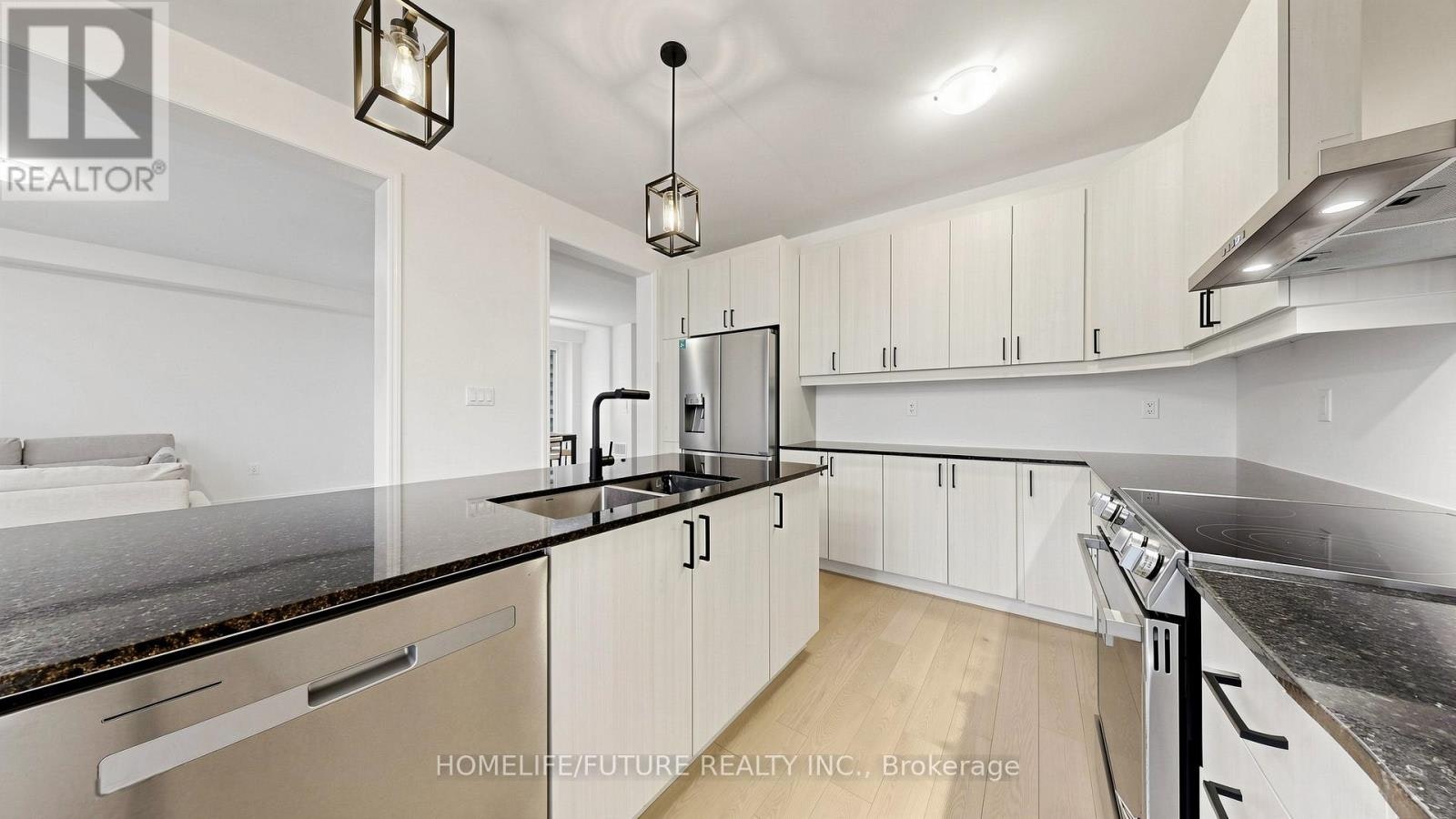 1406 Swallowtail Lane, Pickering, ON, L1X 0N8 - 5
