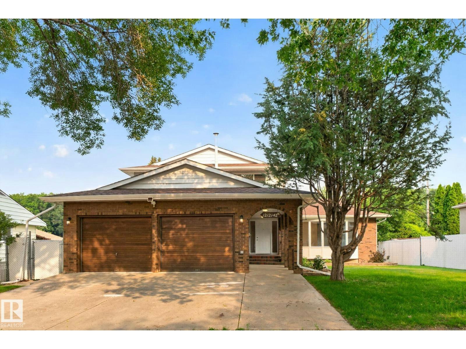 12121 42 Street NW, Edmonton, AB, T5W 2M8
