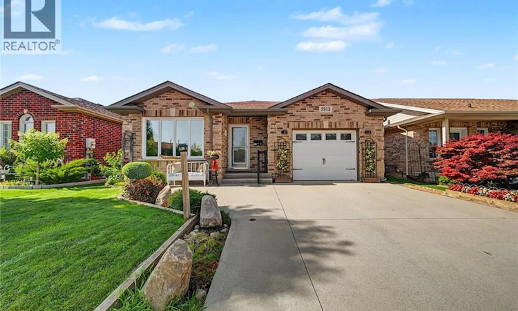 3913 Primrose Lane