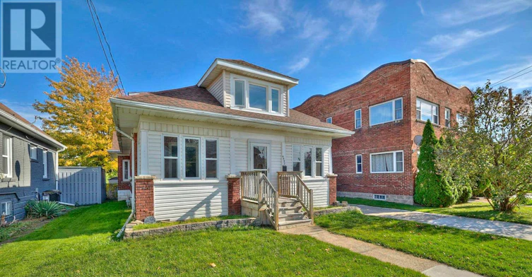 4592 Sixth Avenue, Niagara Falls, ON, L2E 4T3 - 2