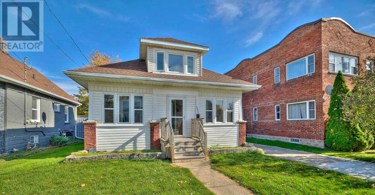 4592 Sixth Avenue, Niagara Falls, ON, L2E 4T3 - 3
