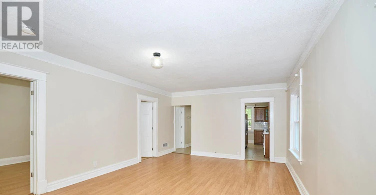 4592 Sixth Avenue, Niagara Falls, ON, L2E 4T3 - 10