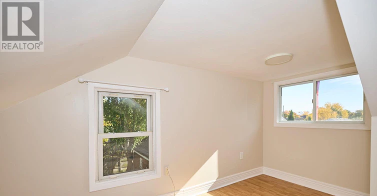 4592 Sixth Avenue, Niagara Falls, ON, L2E 4T3 - 27