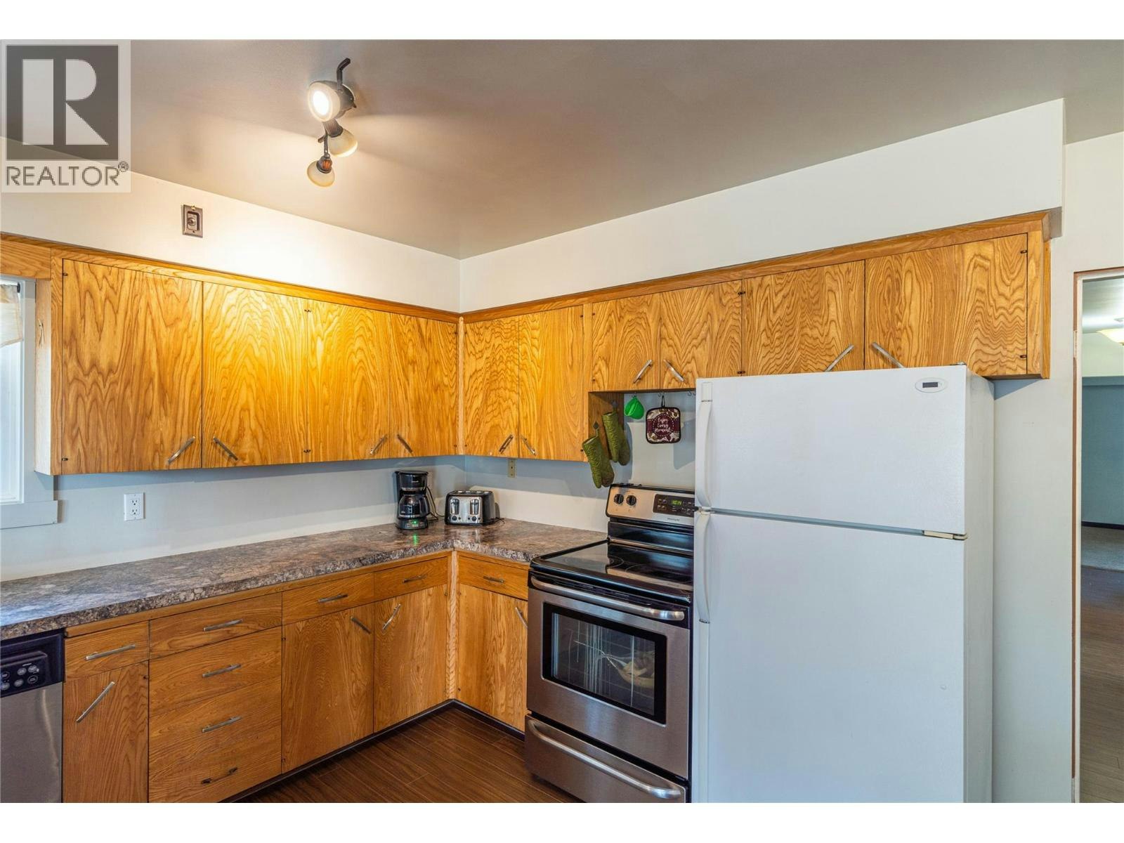2215 Barbara Avenue, Kamloops, BC, V2B 4J4 - 18