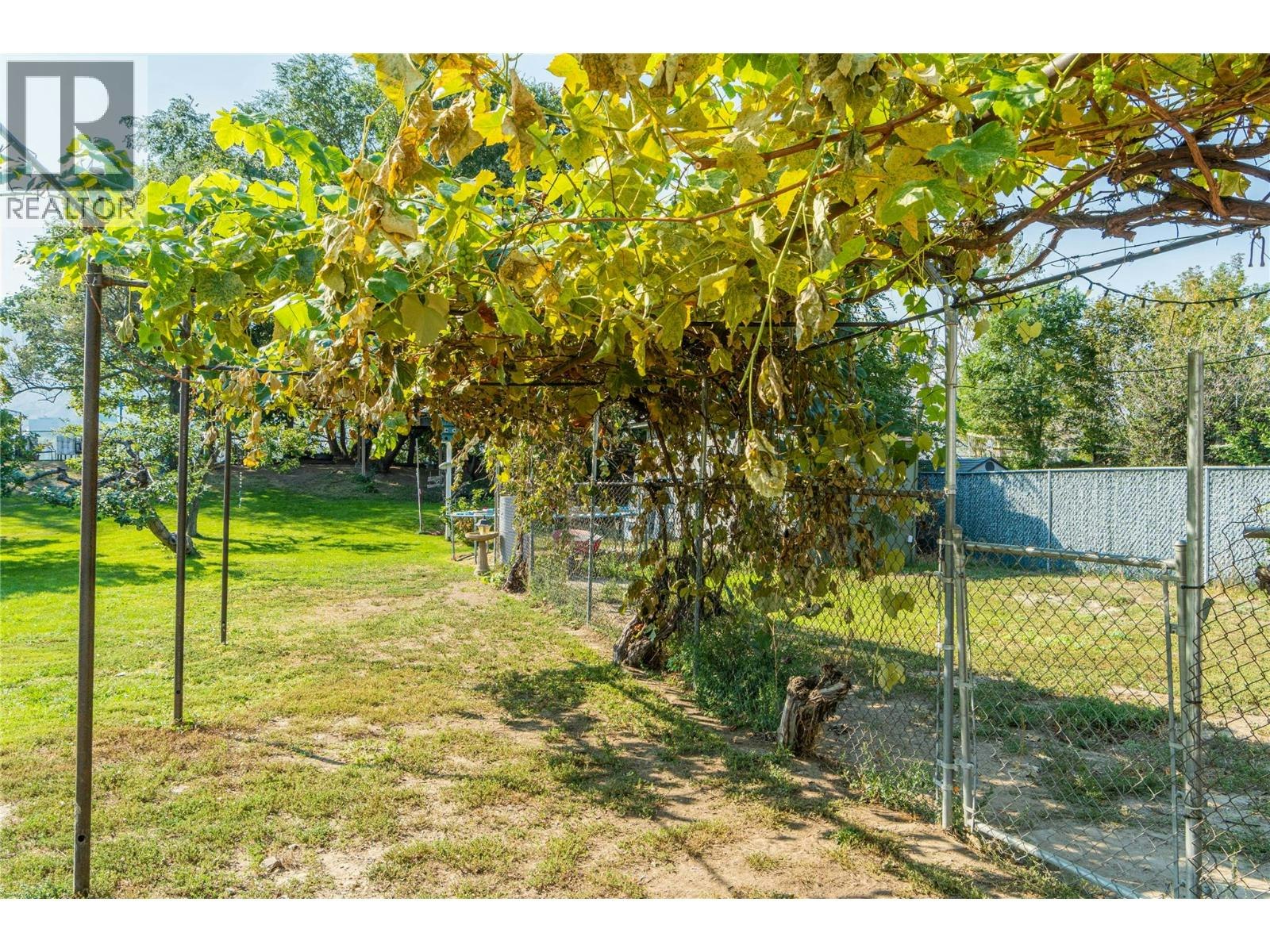 2215 Barbara Avenue, Kamloops, BC, V2B 4J4 - 49