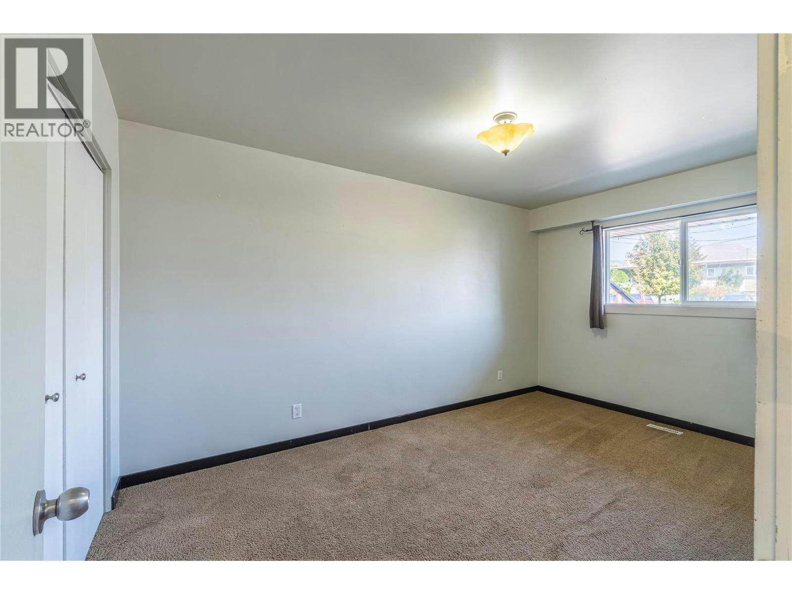 2215 Barbara Avenue, Kamloops, BC, V2B 4J4 - 29