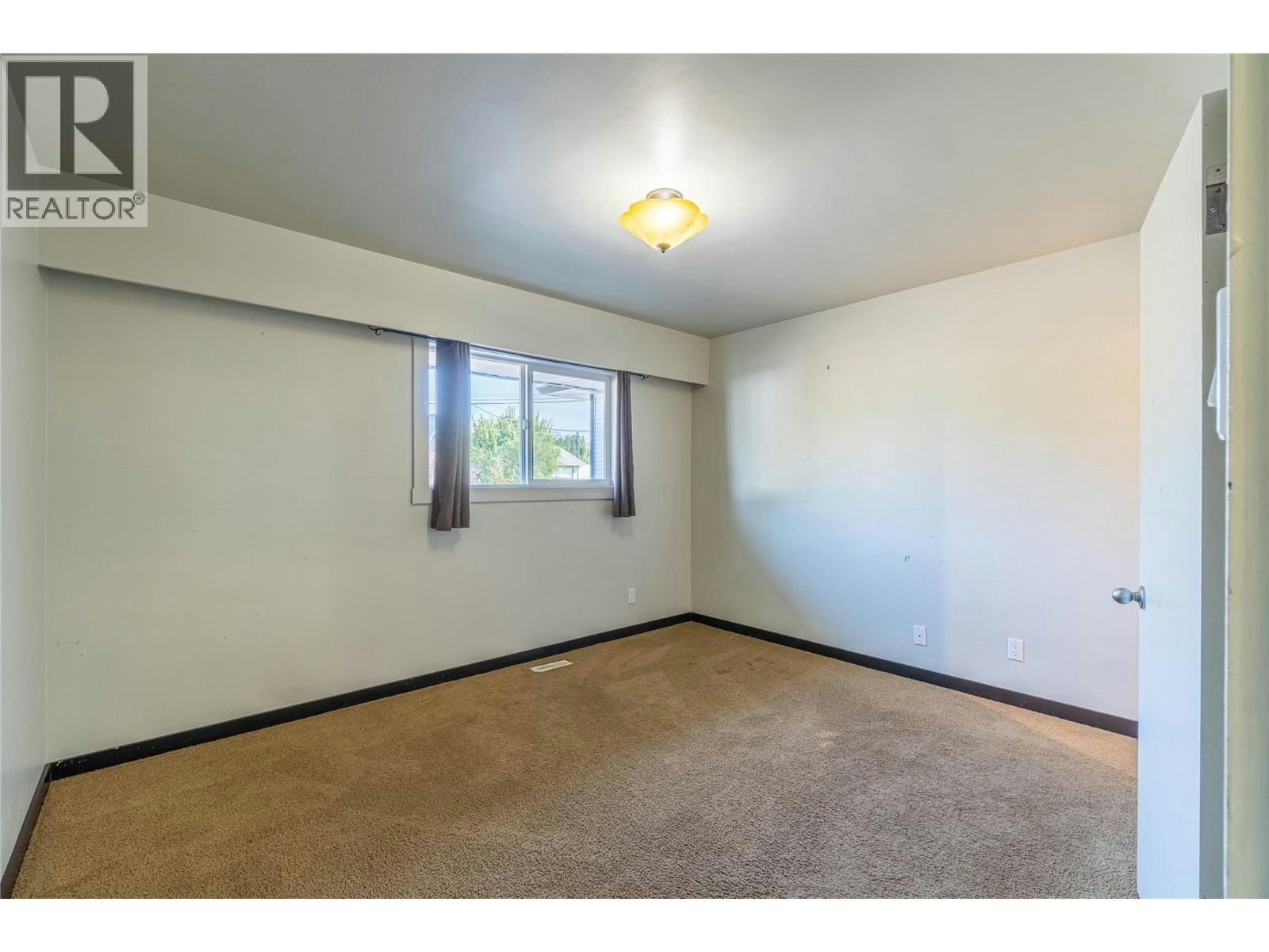 2215 Barbara Avenue, Kamloops, BC, V2B 4J4 - 25