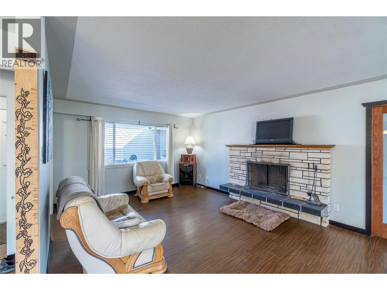 2215 Barbara Avenue, Kamloops, BC, V2B 4J4 - 5
