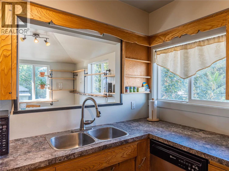 2215 Barbara Avenue, Kamloops, BC, V2B 4J4 - 17