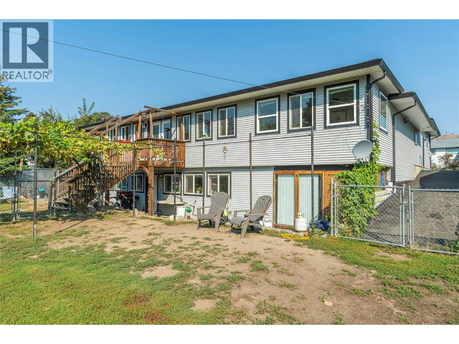 2215 Barbara Avenue, Kamloops, BC, V2B 4J4 - 3