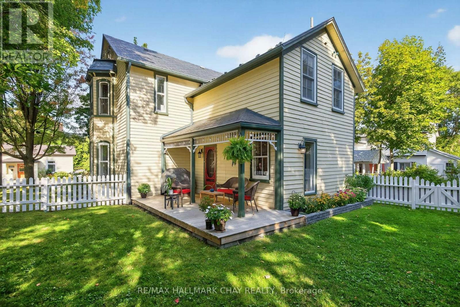 221 Prospect Street, Newmarket, ON, L3Y 3T8