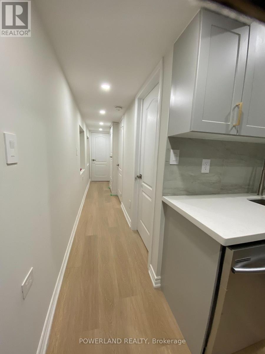 BSMT-2 St Annes Road, Toronto, ON, M6J 2C1 - 6