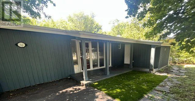 32 Heathview Avenue, Toronto, ON, M2K 2C1 - 2