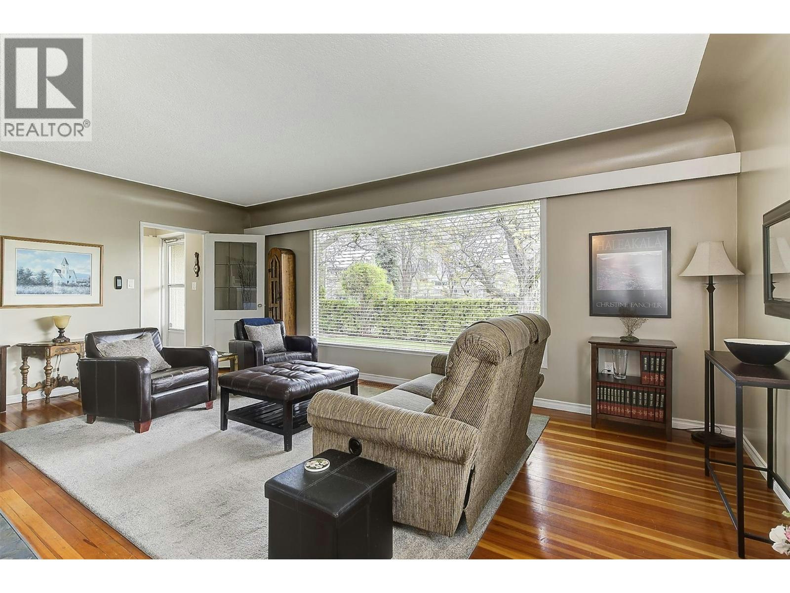 1040 Laurier Avenue, Kelowna, BC, V1Y 6B1 - 7