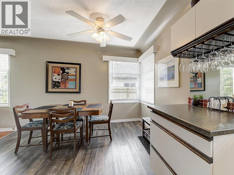 1040 Laurier Avenue, Kelowna, BC, V1Y 6B1 - 10