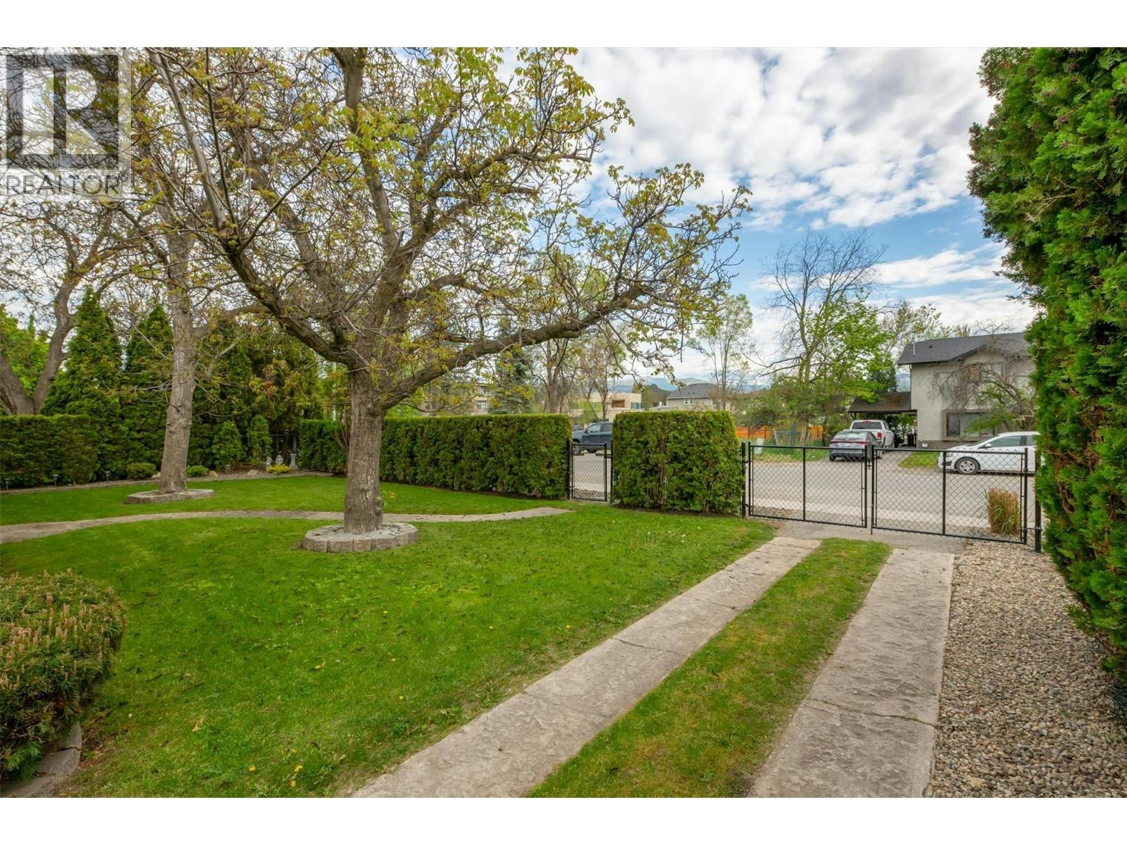 1040 Laurier Avenue, Kelowna, BC, V1Y 6B1 - 39