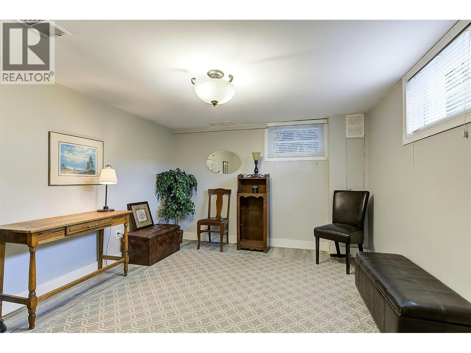 1040 Laurier Avenue, Kelowna, BC, V1Y 6B1 - 26