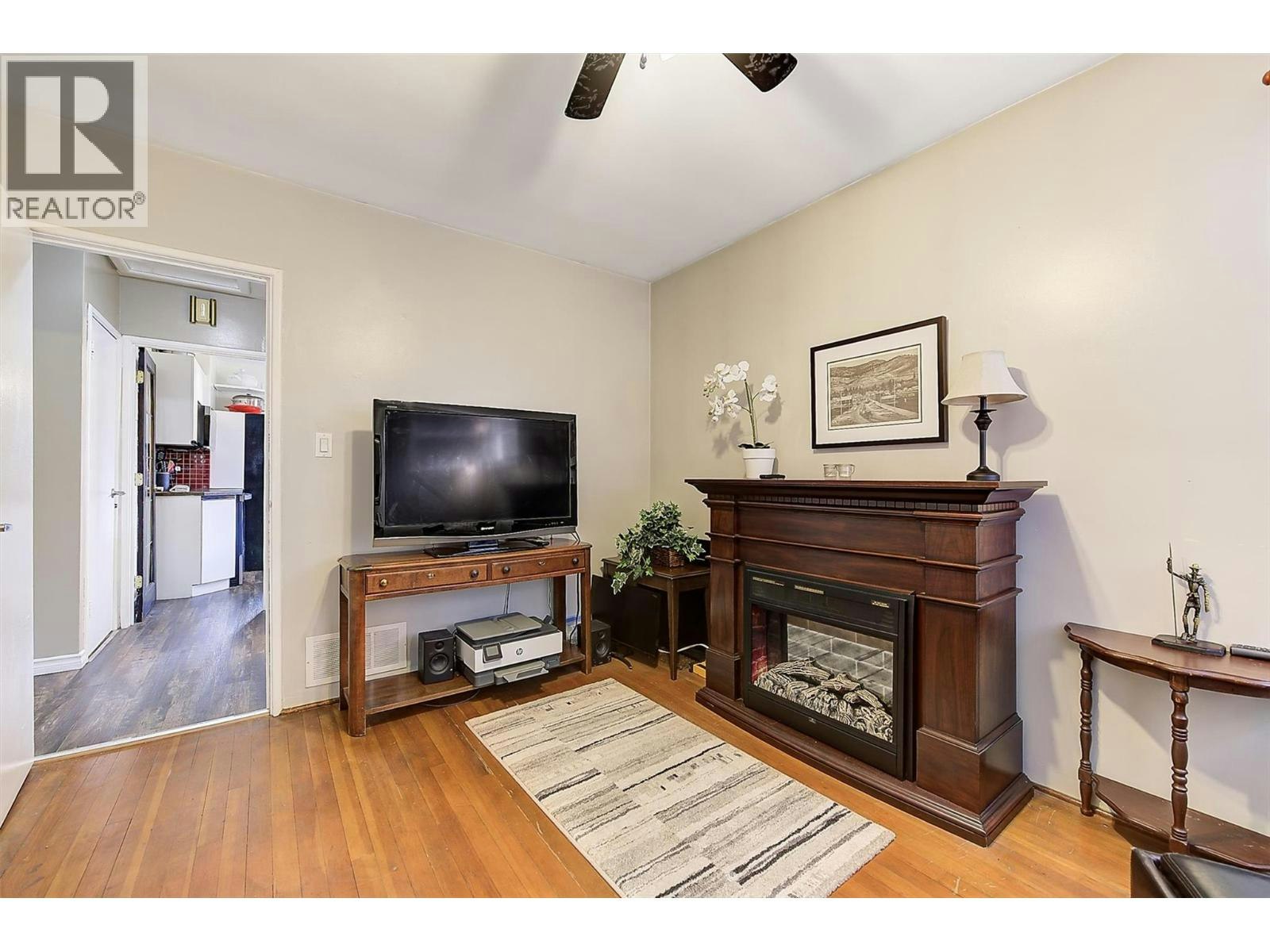 1040 Laurier Avenue, Kelowna, BC, V1Y 6B1 - 13