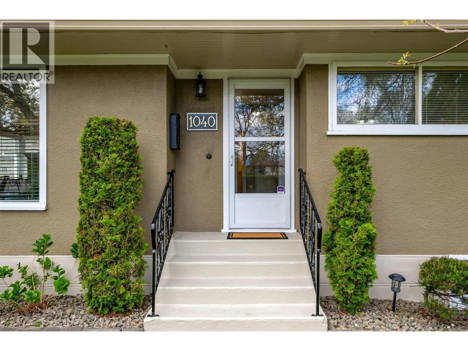 1040 Laurier Avenue, Kelowna, BC, V1Y 6B1 - 4