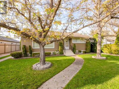 1040 Laurier Avenue - 3