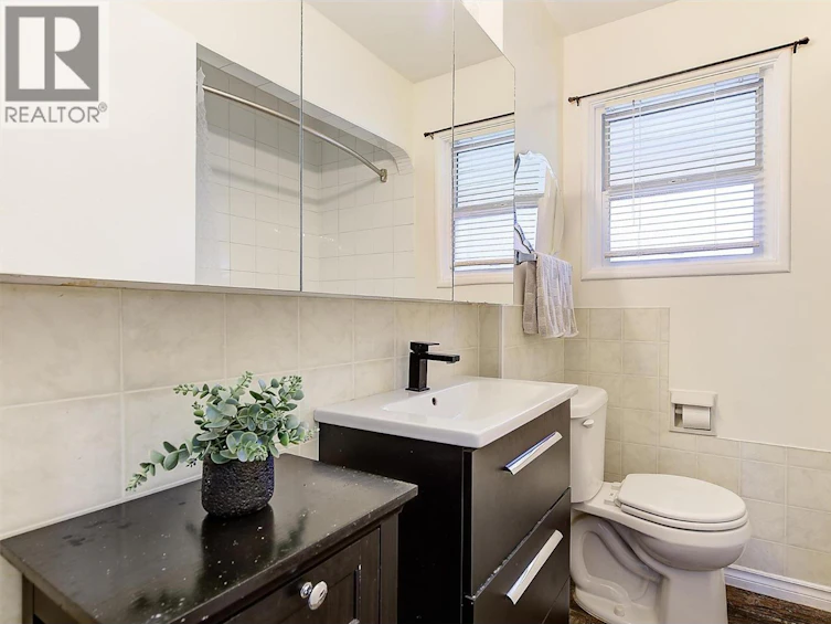1040 Laurier Avenue, Kelowna, BC, V1Y 6B1 - 14