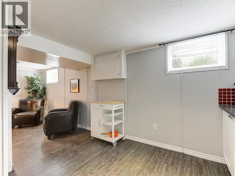 1040 Laurier Avenue, Kelowna, BC, V1Y 6B1 - 24