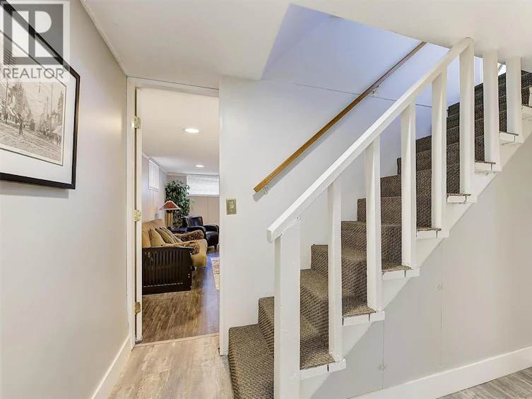 1040 Laurier Avenue, Kelowna, BC, V1Y 6B1 - 20