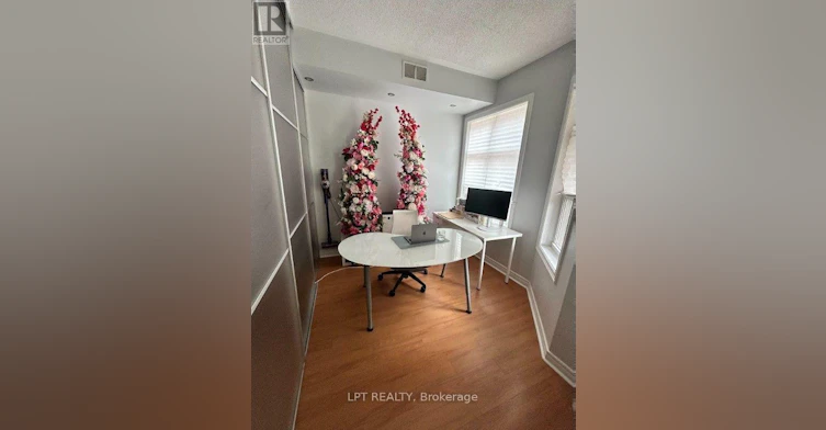 6-125 Hall Street, Richmond Hill, ON, L4C 4N9 - 3