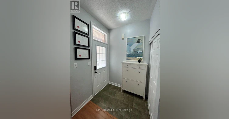 6-125 Hall Street, Richmond Hill, ON, L4C 4N9 - 2
