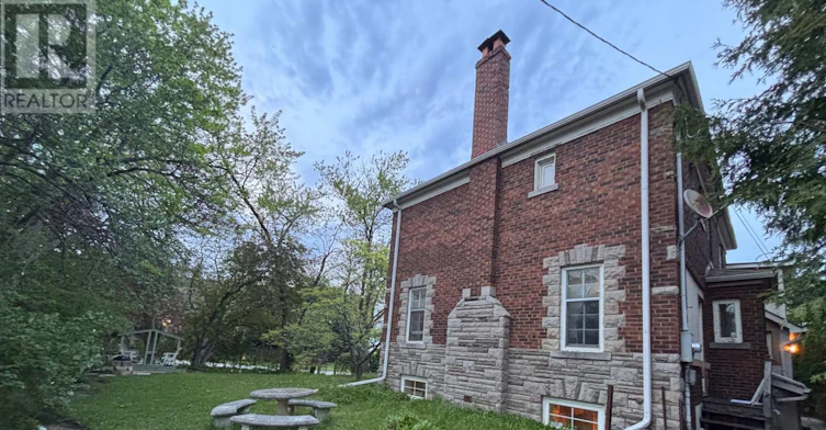205 Ridley Boulevard, Toronto, ON, M5M 3M4 - 8
