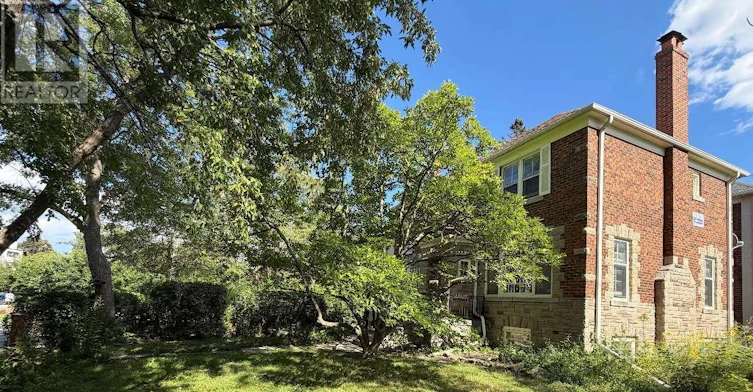 205 Ridley Boulevard, Toronto, ON, M5M 3M4 - 9