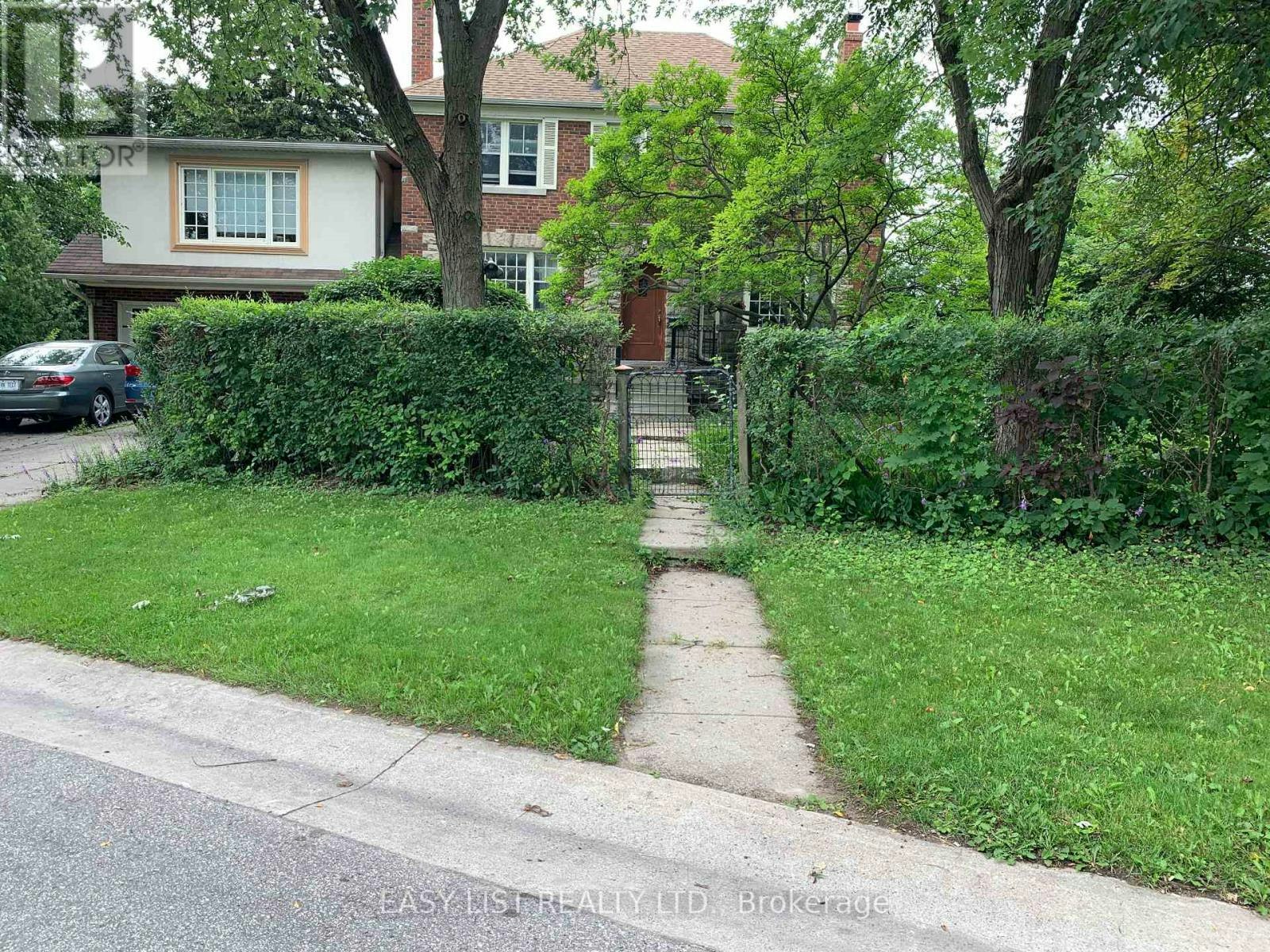 205 Ridley Boulevard, Toronto, ON, M5M 3M4