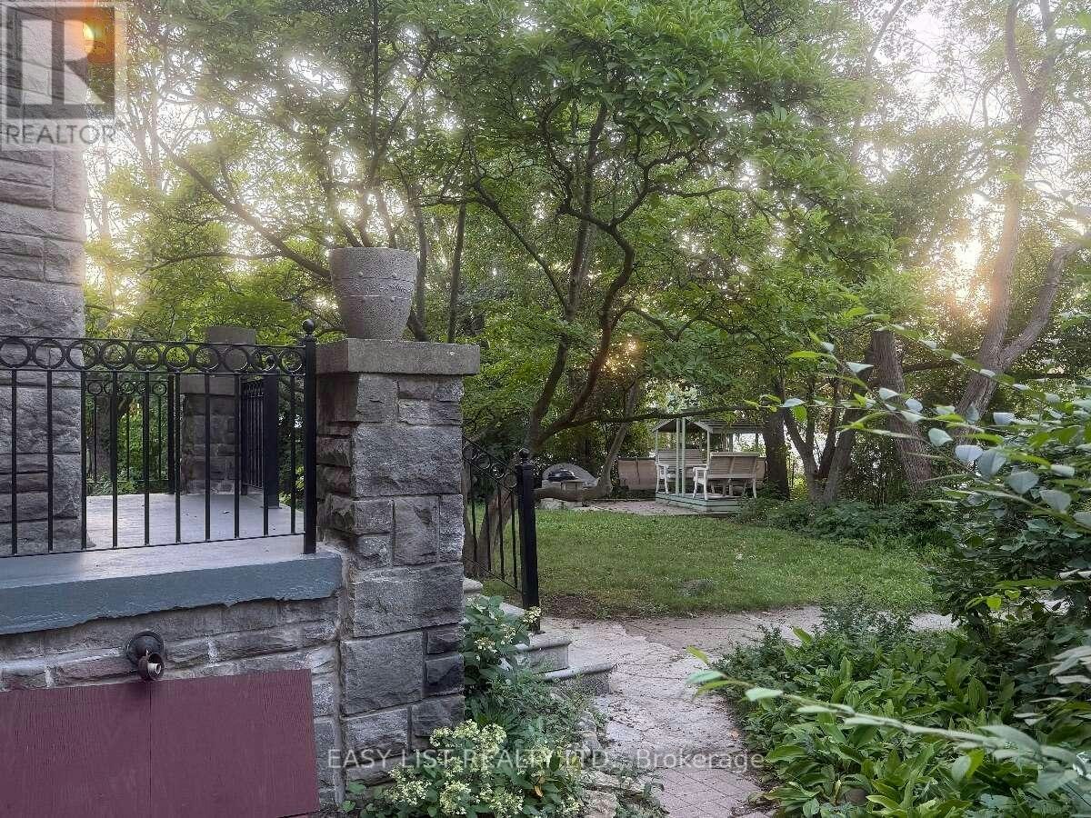 205 Ridley Boulevard, Toronto, ON, M5M 3M4 - 35