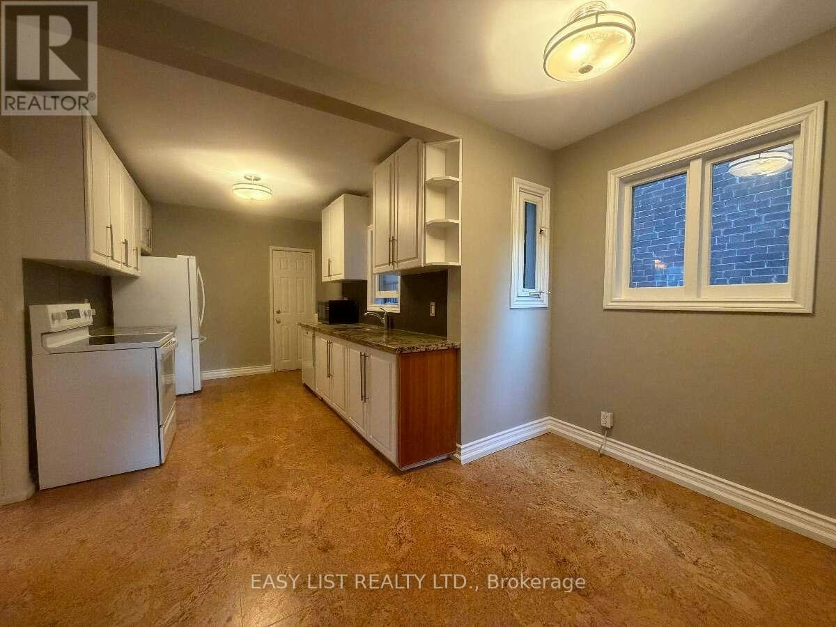 205 Ridley Boulevard, Toronto, ON, M5M 3M4 - 18
