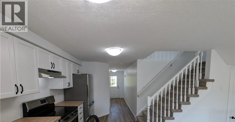 699 Laurelwood Drive, Waterloo, ON, N2V 2T8 - 4