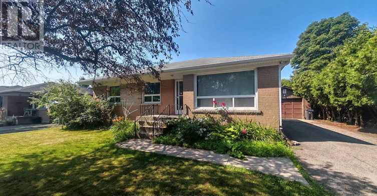 505 Sandmere Place, Oakville, ON, L6L 4G5