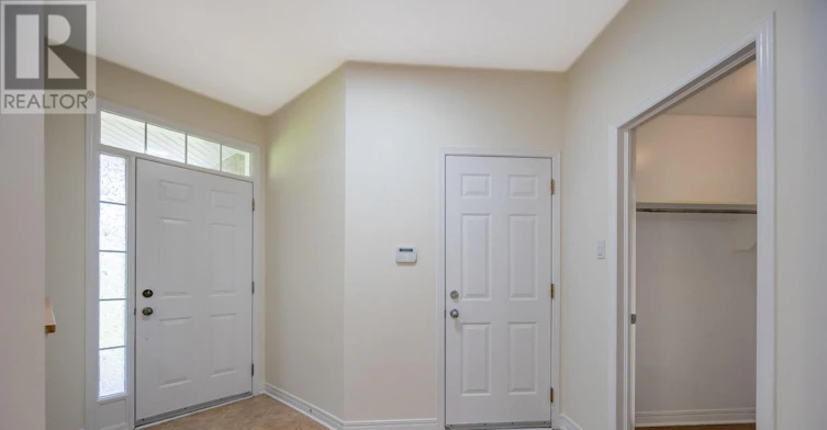 281 Goldridge Drive, Ottawa, ON, K2T 1H4 - 4