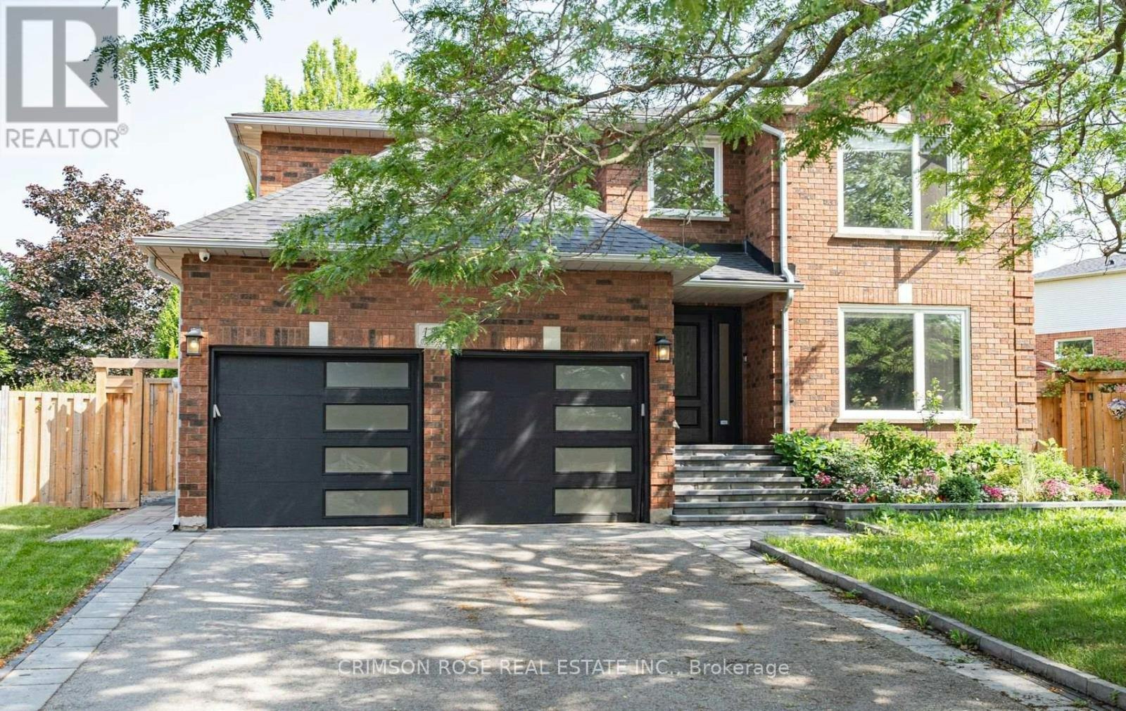 UPPER HALF-1588 Stationmaster Lane, Oakville, ON, L6M 3A9 - 2